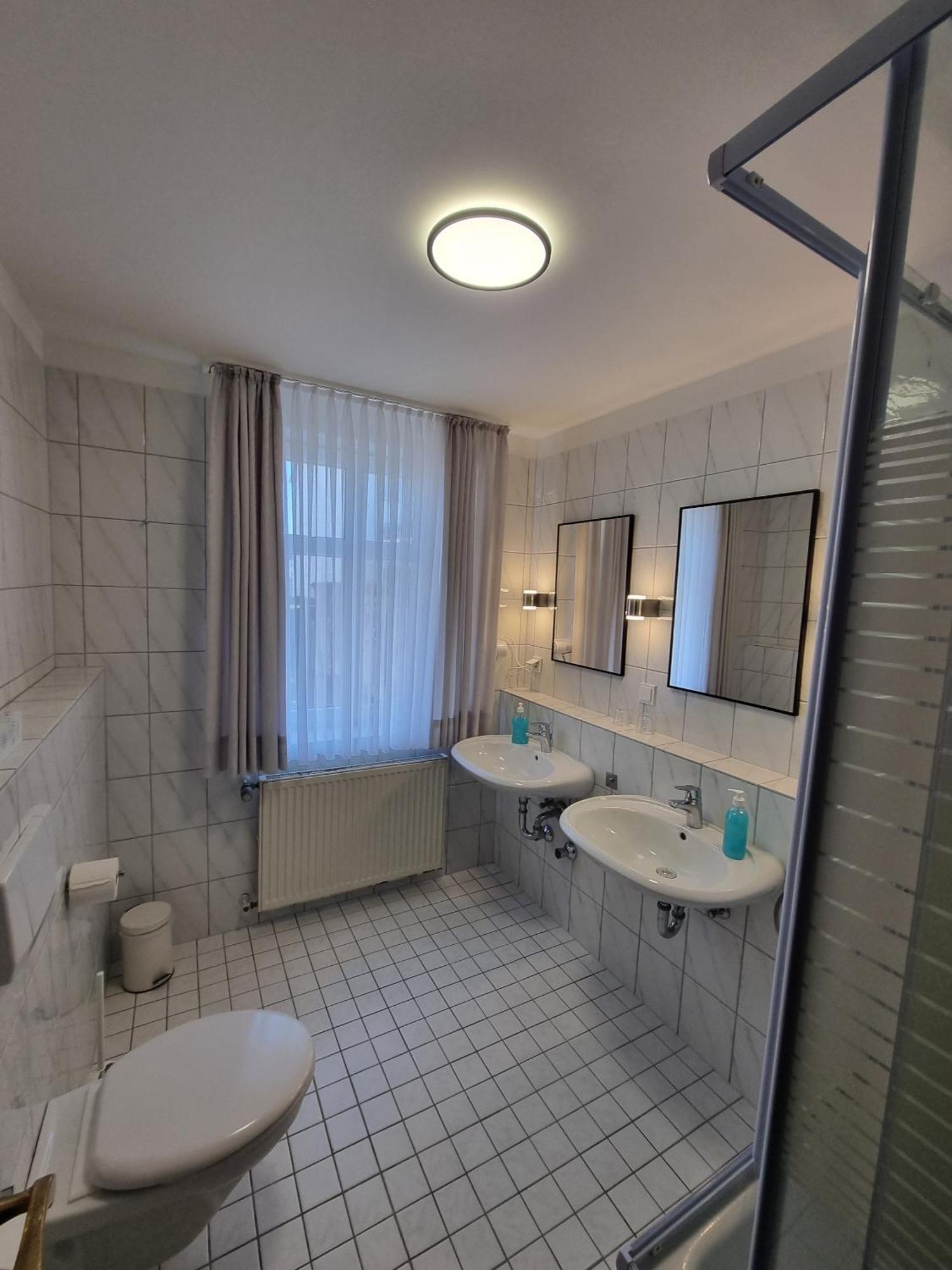 Hotel Zum Weserdampfschiff 3*
